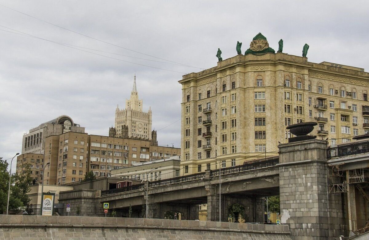 москва смоленская набережная