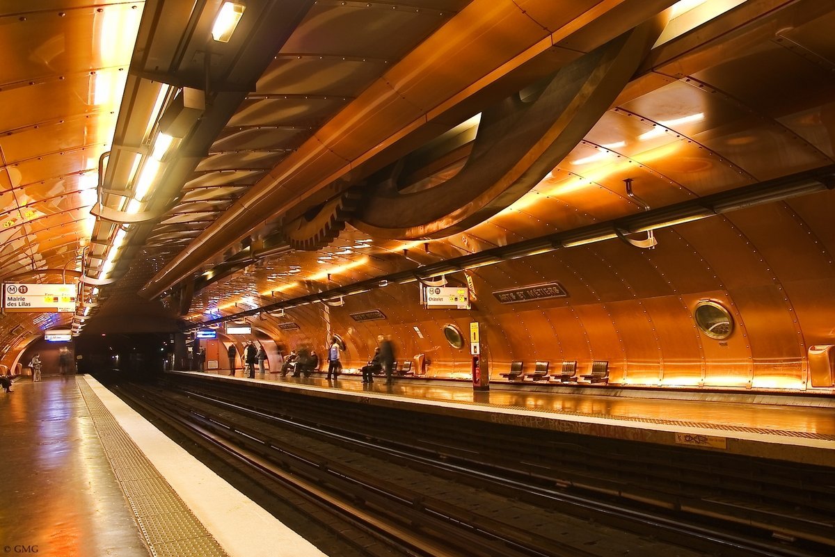 Станция ар-э-Метье Париж Франция
