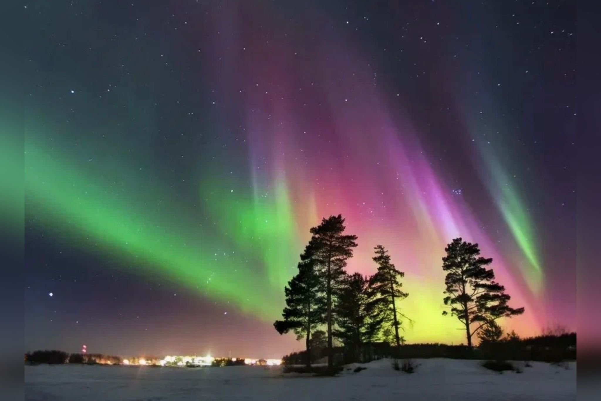 Атмосферное явление полярное сияние. Такие природные явления часто можно наблюдать. Полярное сияние в норвегии. Такие природные явления часто можно наблюдать. Мурманск северное сияние над мурманском.