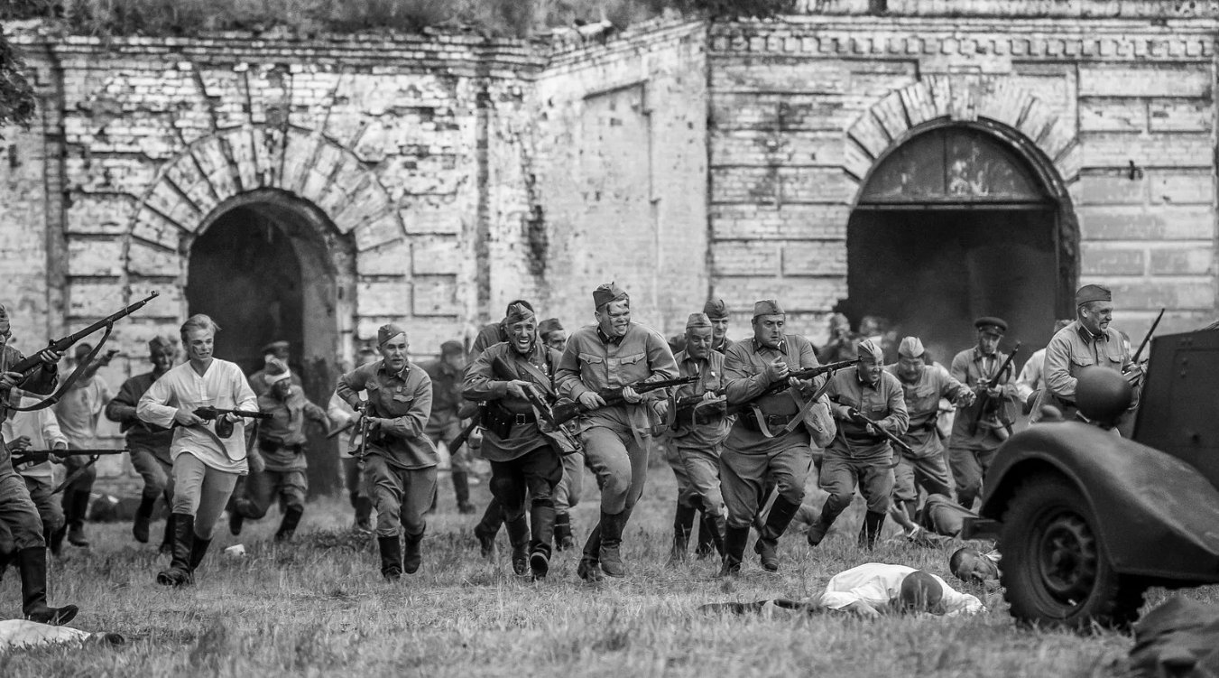 Взятие вермахта. Солдаты Брестской крепости 1941. Штурм Брестской крепости 1941. Брестская крепость 22 июня 1941. Брестская крепость начало войны 1941 год.