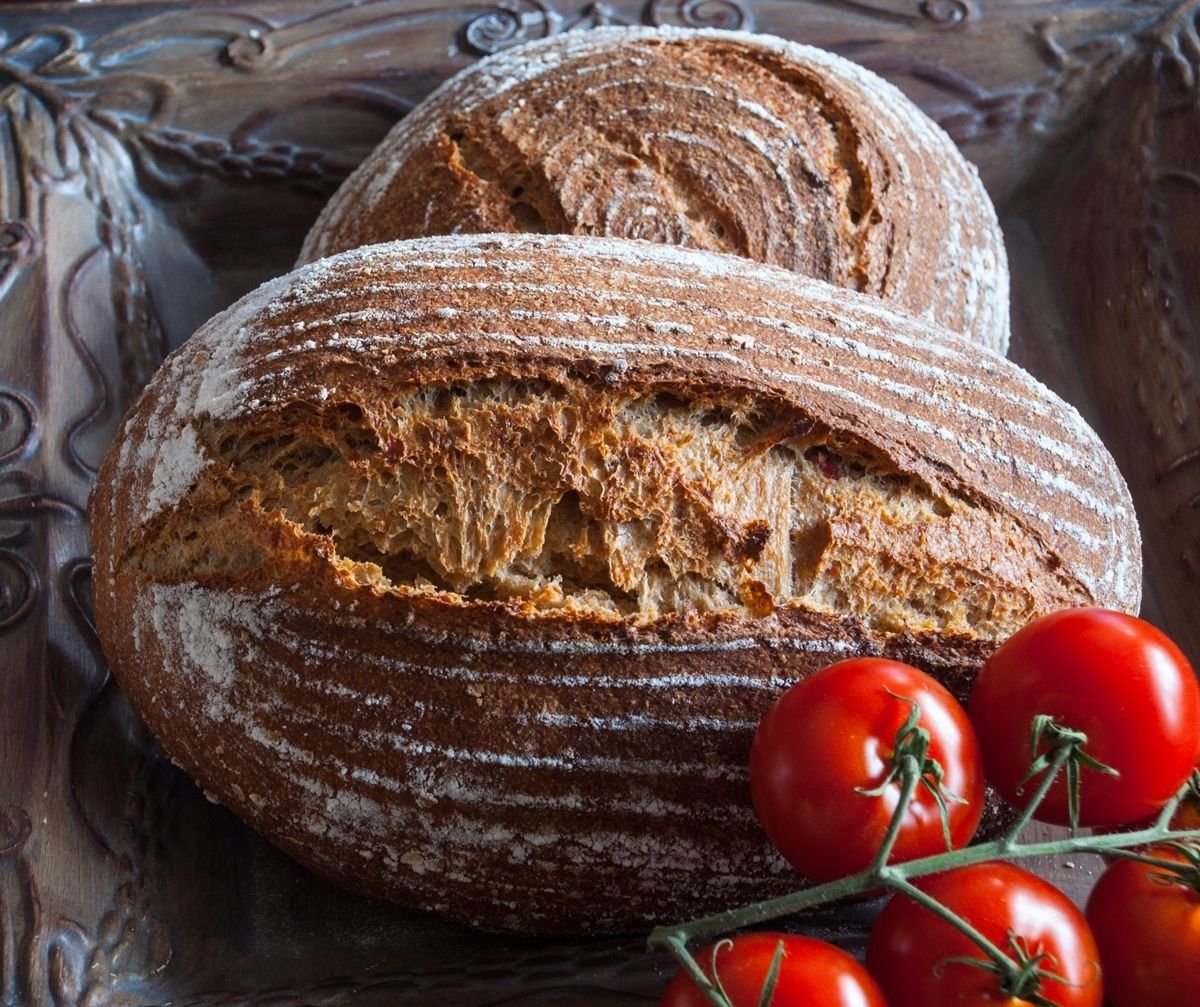 Рецепт томатного хлеба в духовке