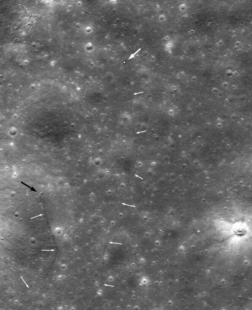 Снимки LRO советских луноходов