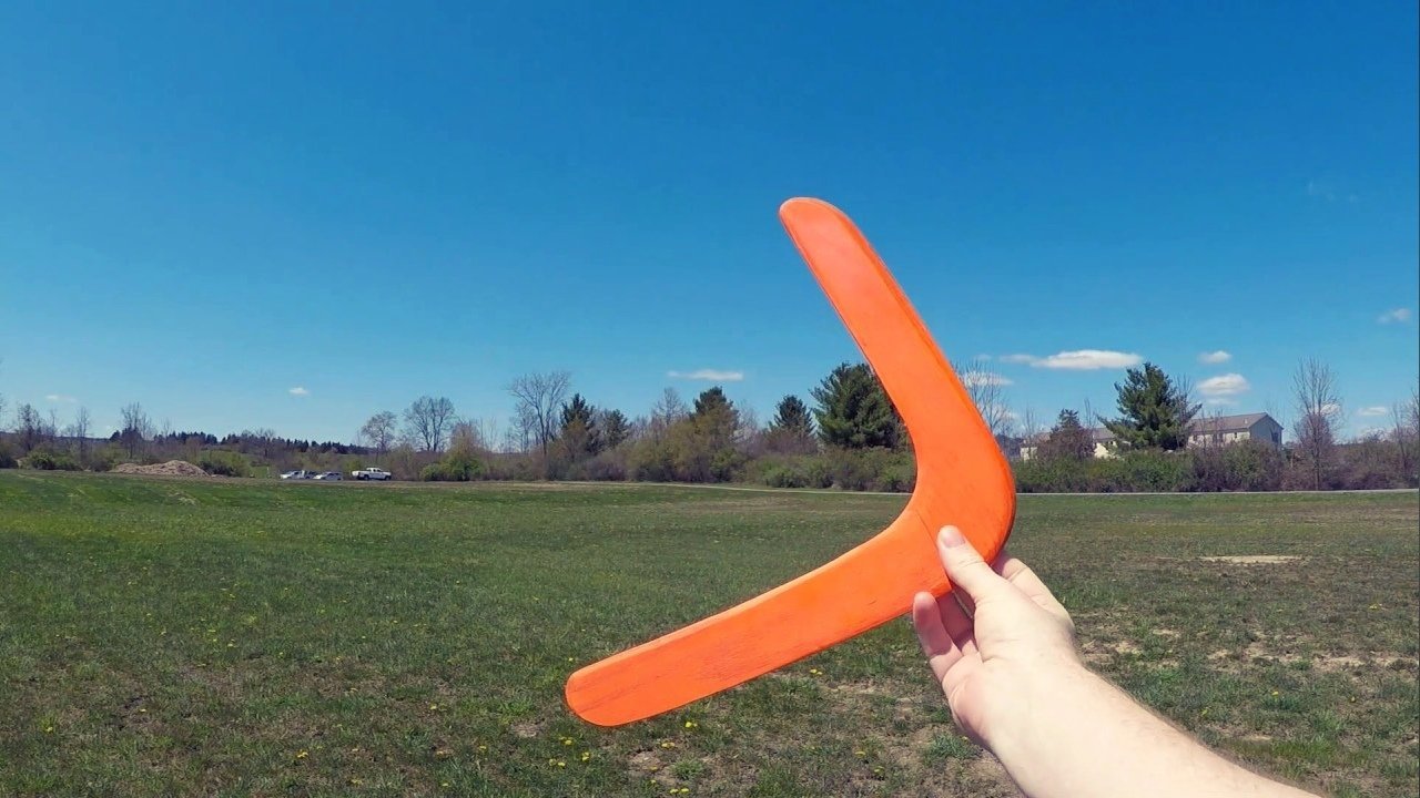 радужный бумеранг. запуск бумеранга. бумеранг красивый. бумеранг красивый. видеоролик бумеранг.