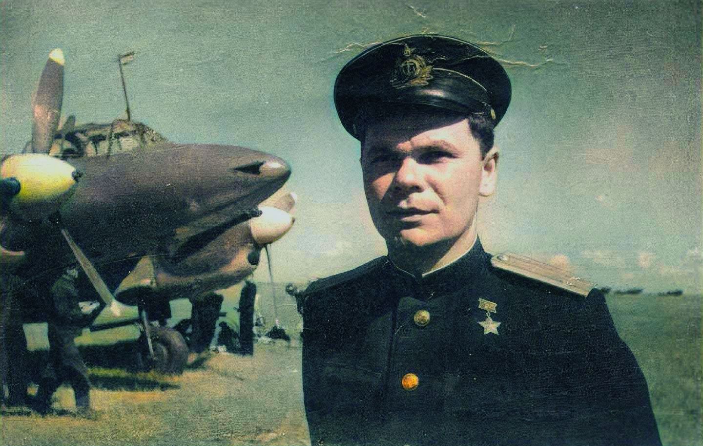Летчик бомбардировщик герой советского союза хрюкин. Корзунов летчик.