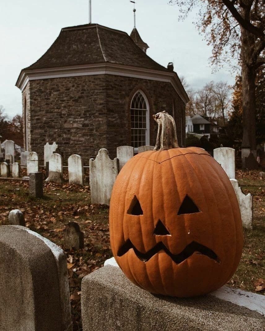 Хэллоуин эстетик. Хэллоуин, день всех святых (31 октября — 1 ноября). Halloween aesthetic тыквы. Город Хэллоуин. Эстетика Хэллоуина.