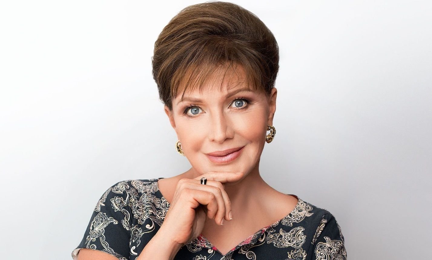 Елена Проклова