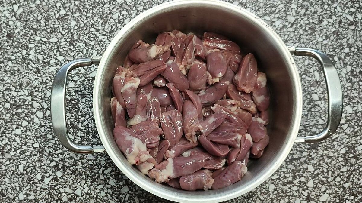 Куриные сердечки. Как приготовить мягкие куриные сердечки. Приготовление куриных сердечек. Куриные сердца приготовленные. Приготовить куриные сердечки.