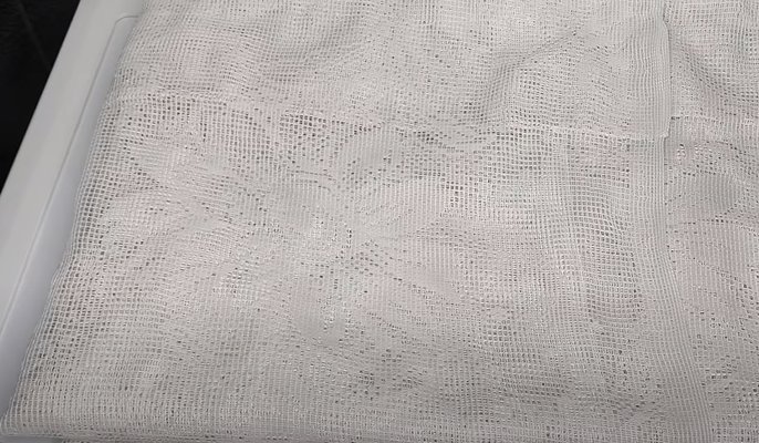 Тюль красивая и про тач комбинация. Можно отбеливать тюль ласкушей. Белоснежная тюль исправьте ошибки. Белая тюль в интерьере. Тюль.