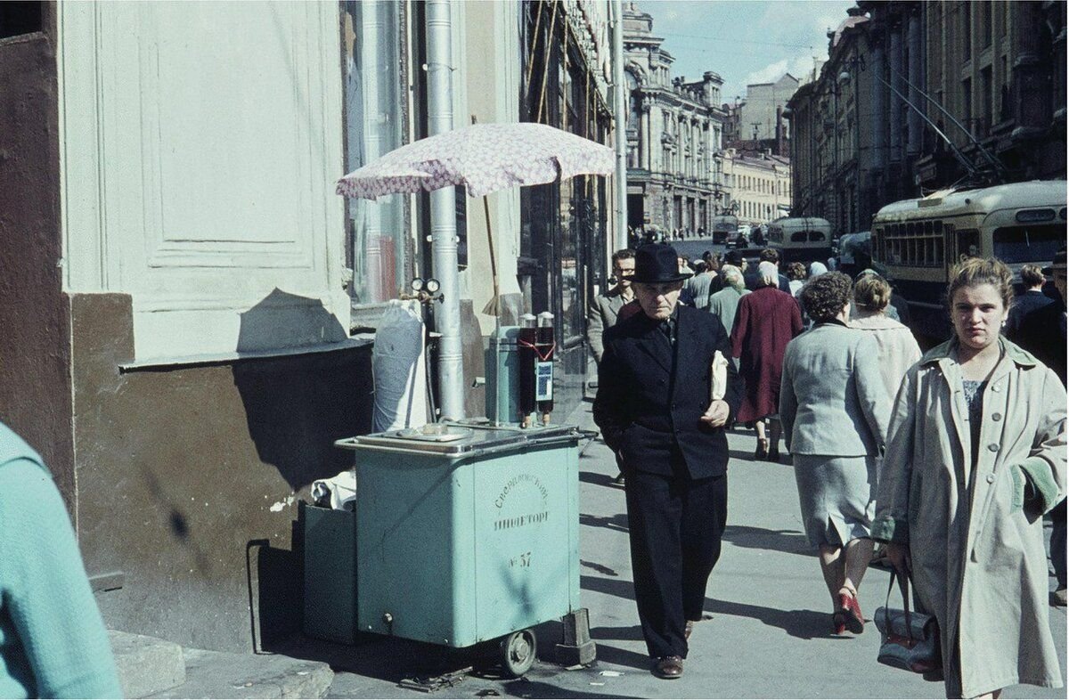 Ссср 1960. Москва 1961 года Джоэл Мартина Халперна. Москва 1961. Москва 1961 год. 1961 Год Москва газировка.