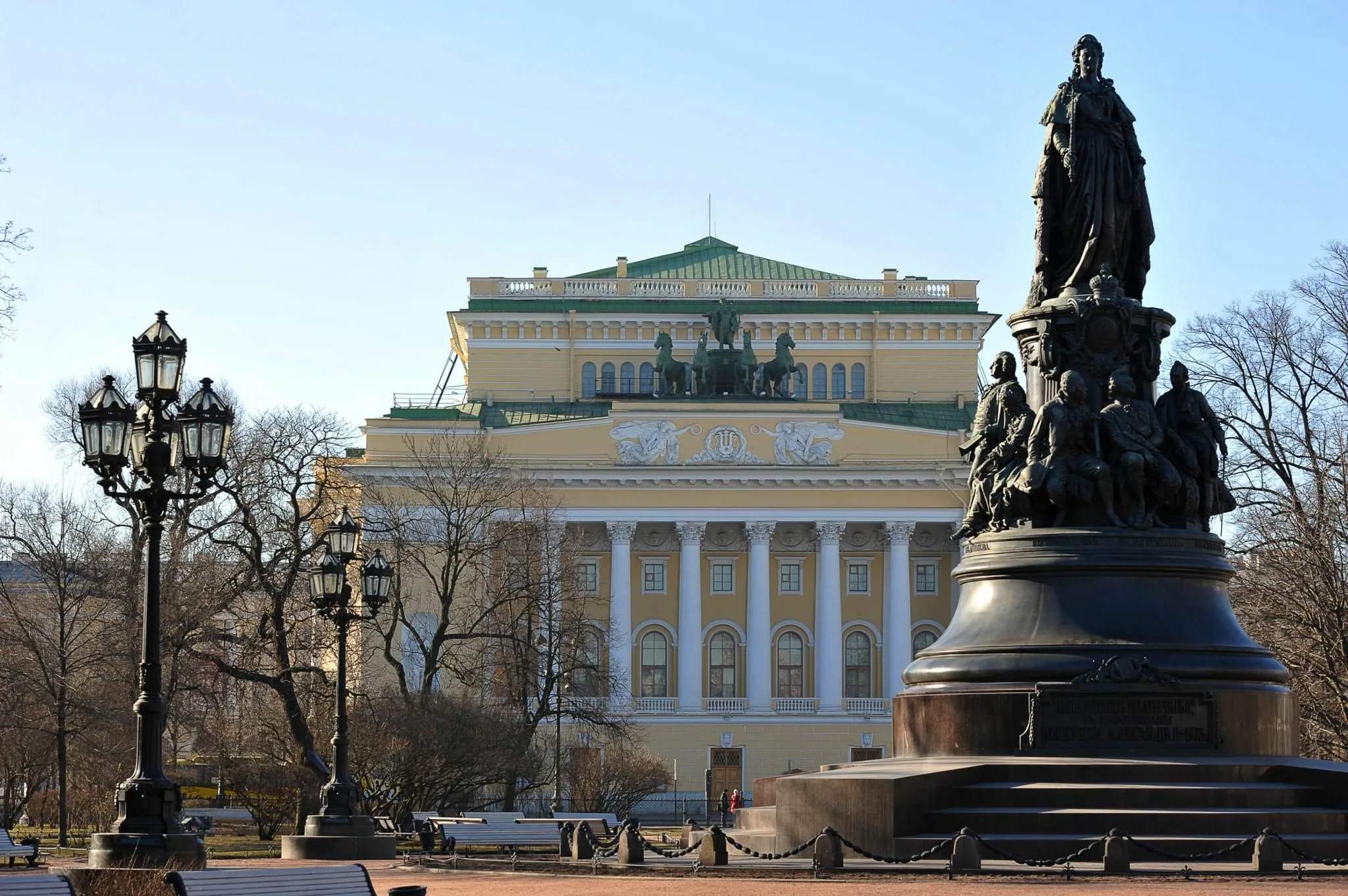 Екатерина 2 памятник в санкт петербурге на невском проспекте