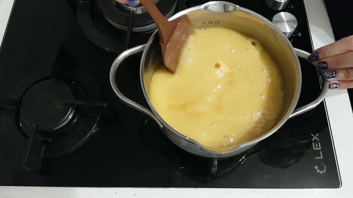 соленая карамель без сливок. молочная карамель в домашних условиях. соленая карамель без сливок. приготовление карамели, виды и использование карамели. карамель без сливок на молоке.
