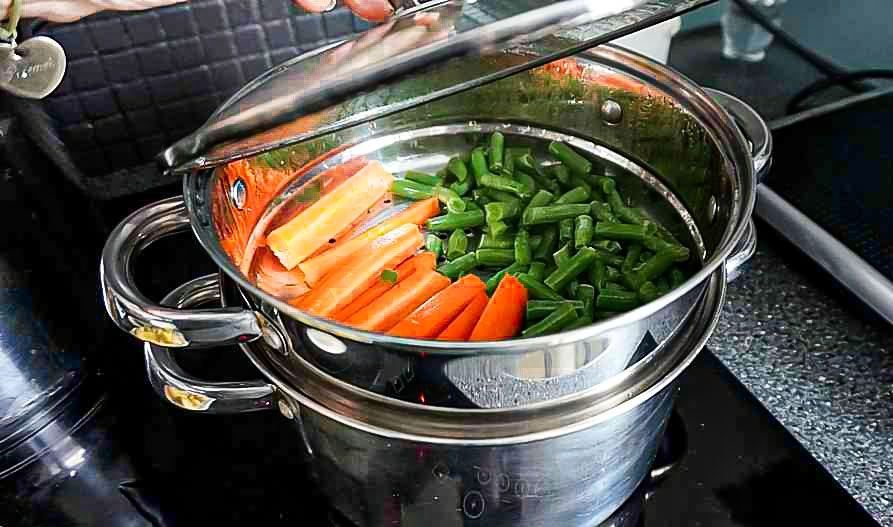 Пароварка электрическая мантоварка electro. Кастрюля на пару. Как варить на пару. Овощи на пару. Как варить на пару.