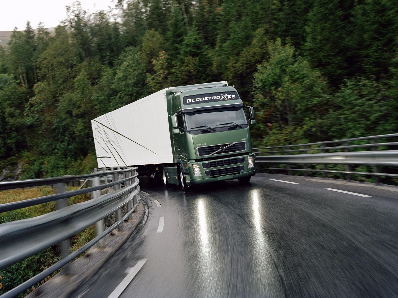 Volvo fh16. Дальнобой Вольво FH 16. Фура Вольво Дальнобой. Вольво Дальнобой в России.