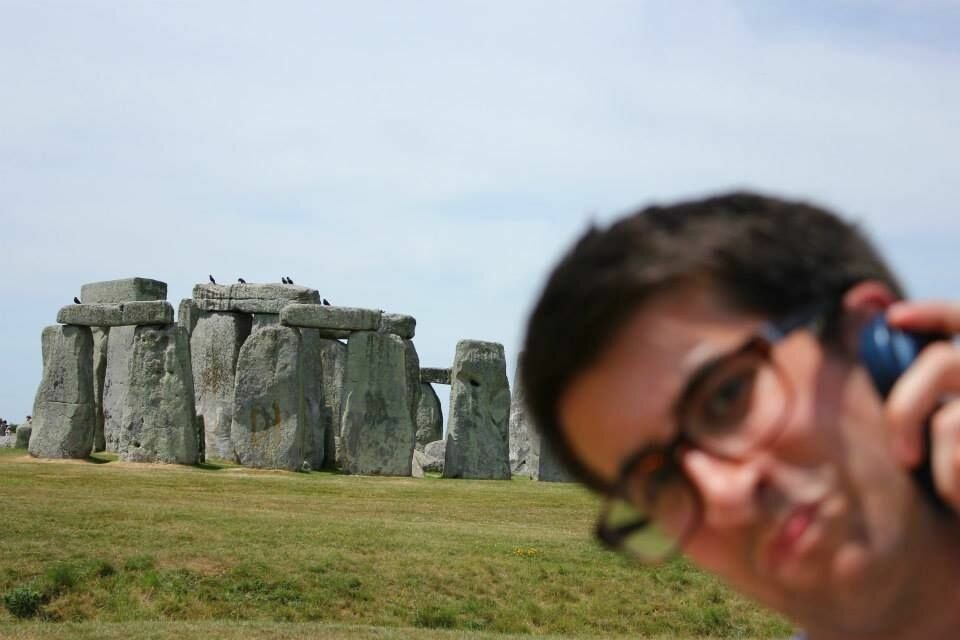 Стоунхендж и аркаим. Стоунхендж, великобритания интересные факты. Стоунхендж в англии. Стоунхендж облили. Статуи стоунхендж.