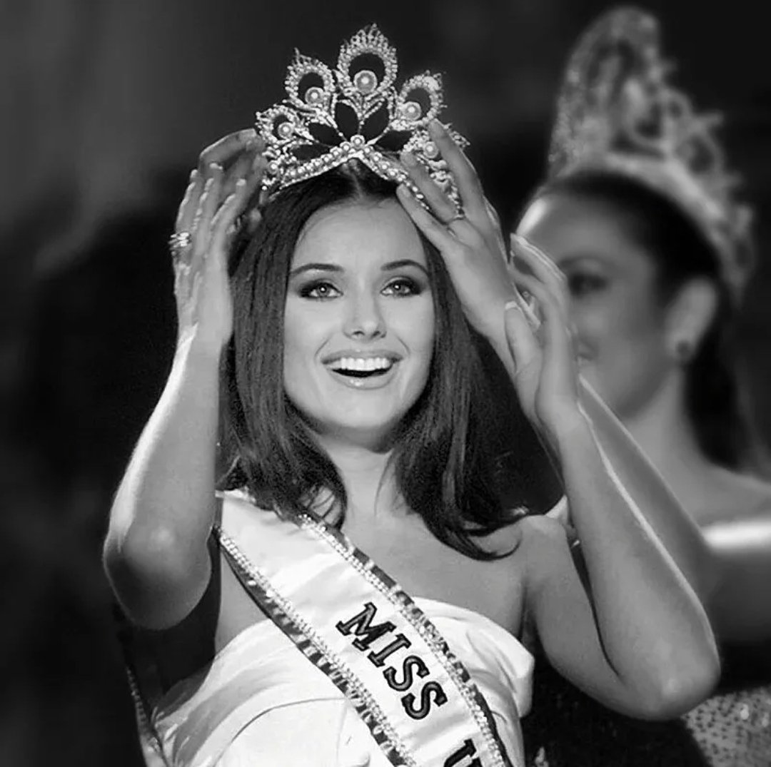 Оксана Федорова Мисс Вселенная 2002