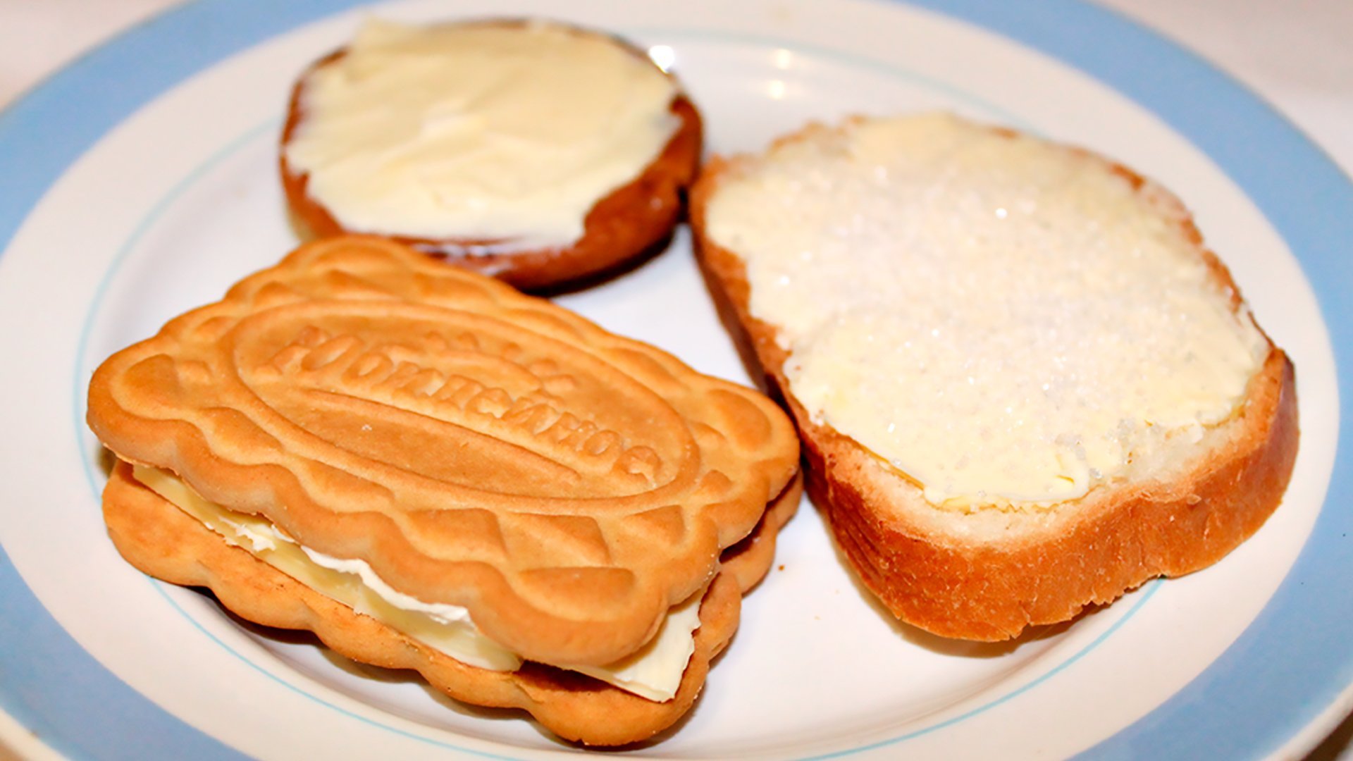 Печенье с маслом бутерброд