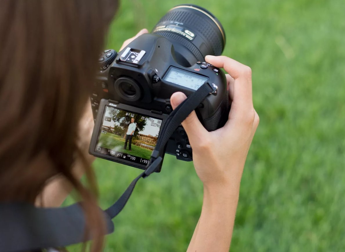 Slim photocamera. Nikon d7000 2010. фотоаппарат 800 d. Canon ef 85mm f/1. какой фотоаппарат взять фотографу.