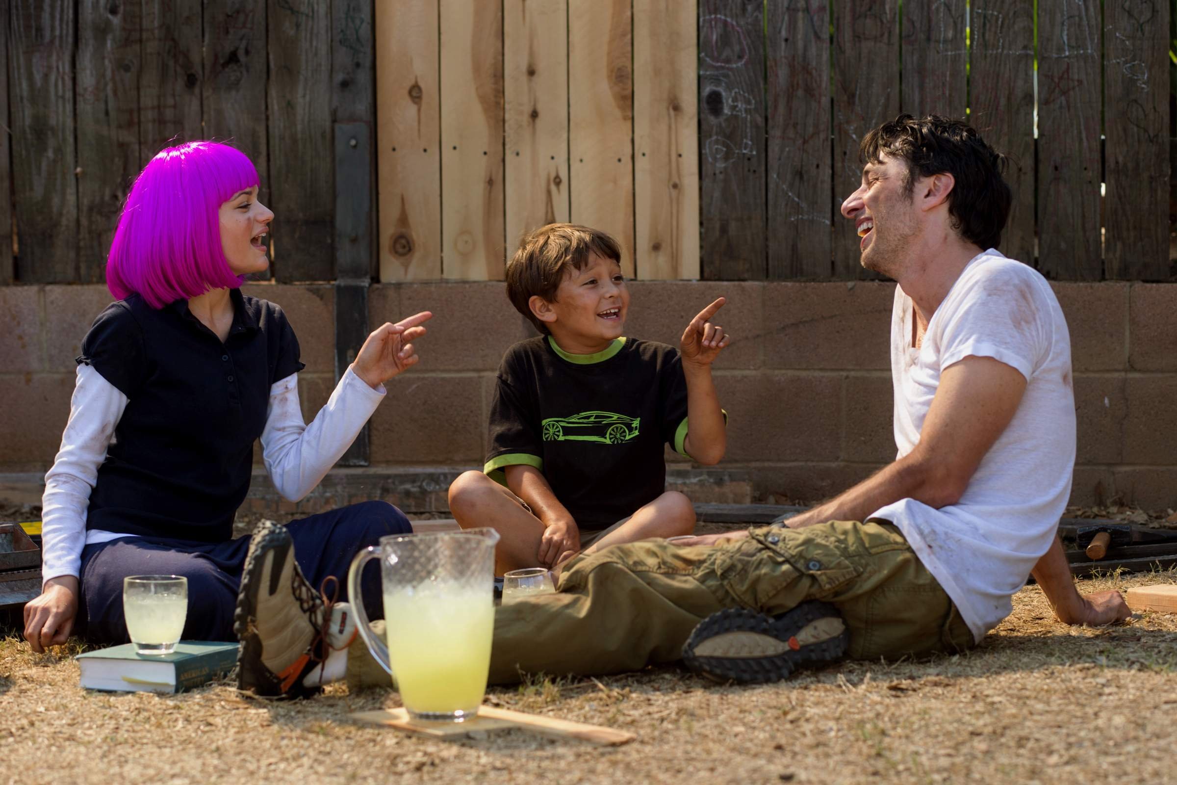 приключения очень интересное. приключения очень интересное. джунгли 2017 дэниел рэдклифф. приключения очень интересное. хотел бы я быть здесь (2014).