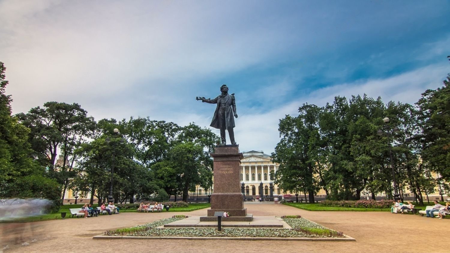 Памятник а. с. Пушкину (Санкт-Петербург, площадь искусств)