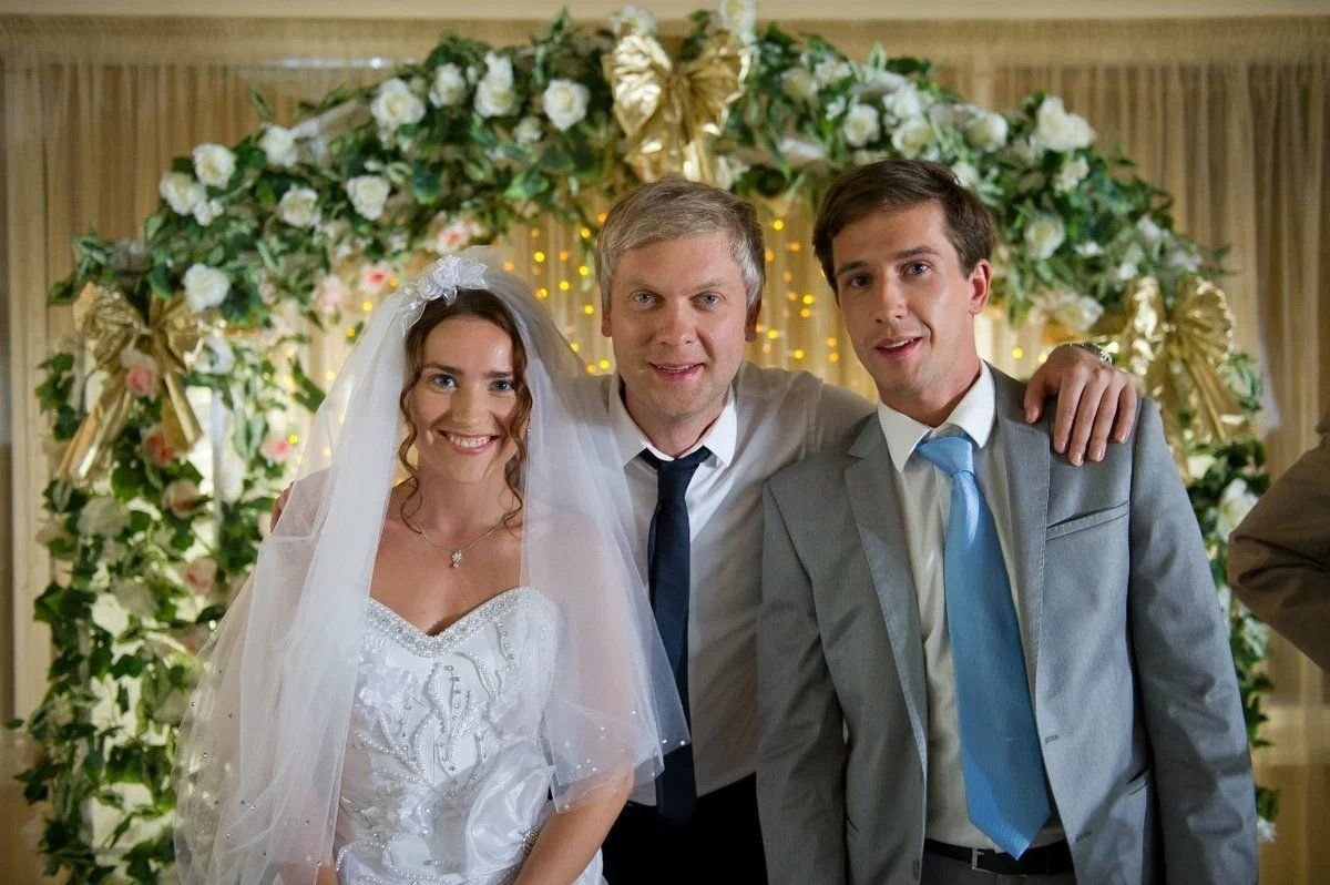 самара уивинг свадьба. вера вонг война невест. самара уивинг из я иду искать. энн хэтэуэй война невест. кейт хадсон война невест платье.