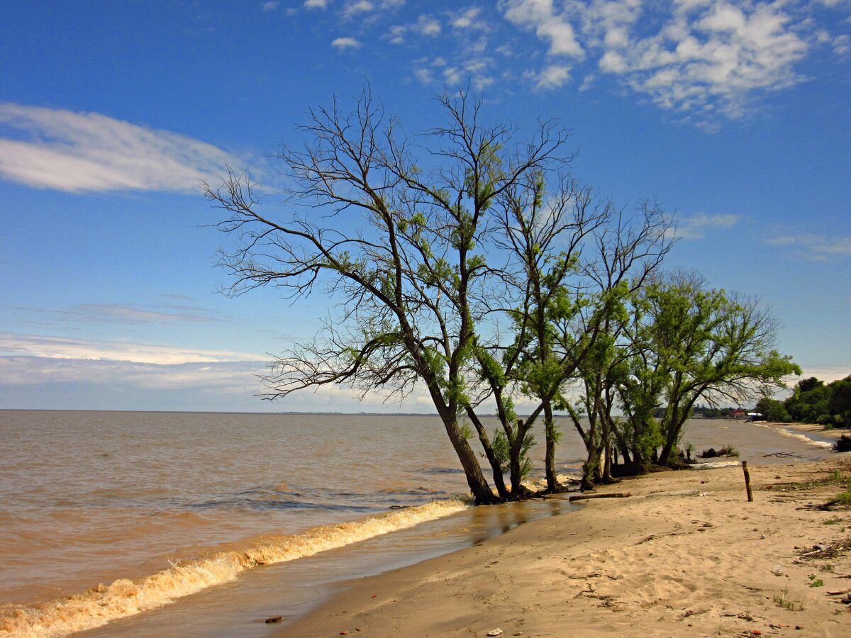 Камень рыболов фото