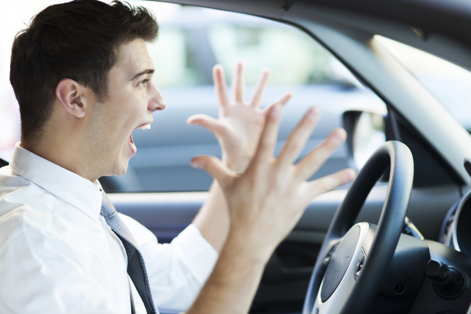 Driver car driving. Мужчина за рулем. Мужчина в машине. Водитель и автомобиль. Водитель в машине.