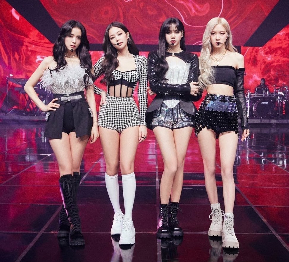 Бывшие участницы блэк. Группа BLACKPINK 2021. Группа Блэк Пинк. Блэк Пинк 2021 группа. Блэк Пинк 2022.