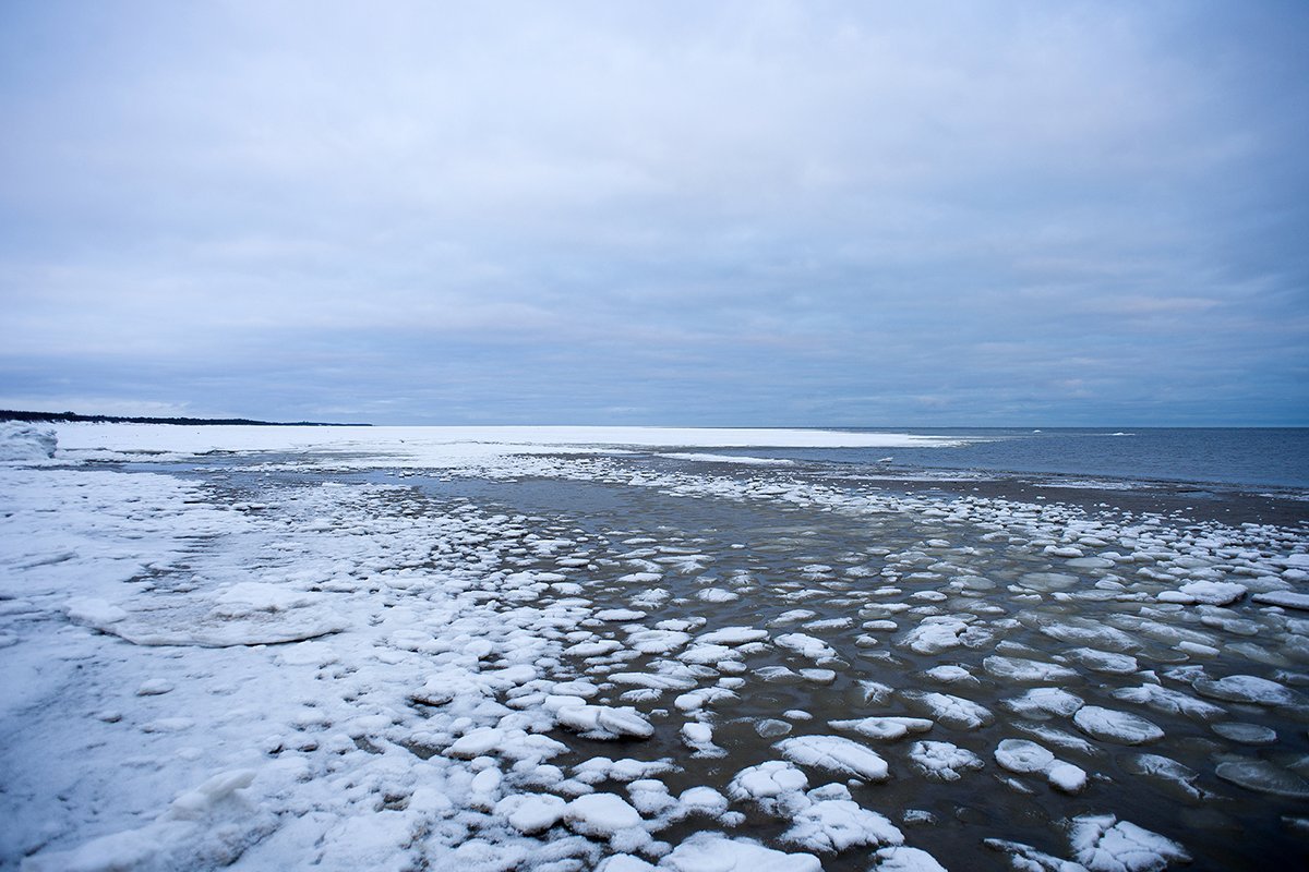 Зимнее белое море