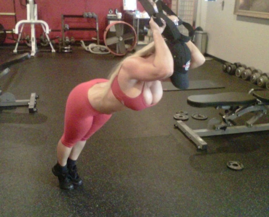 Гиф упражнения для женщин похудение. Пашка мем. Фразы мотиваторы для похудения. Чтобы девушки худели нужен х а не. Чтобы девушки потели нужен.