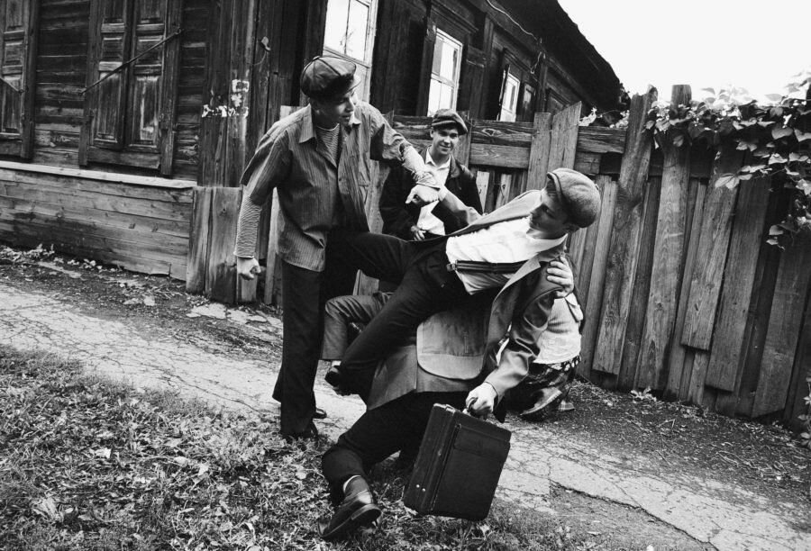 Агрессивные дошкольники. Дети во дворе. Год драться. Дети дерутся. Уличная шпана ссср 70-е.
