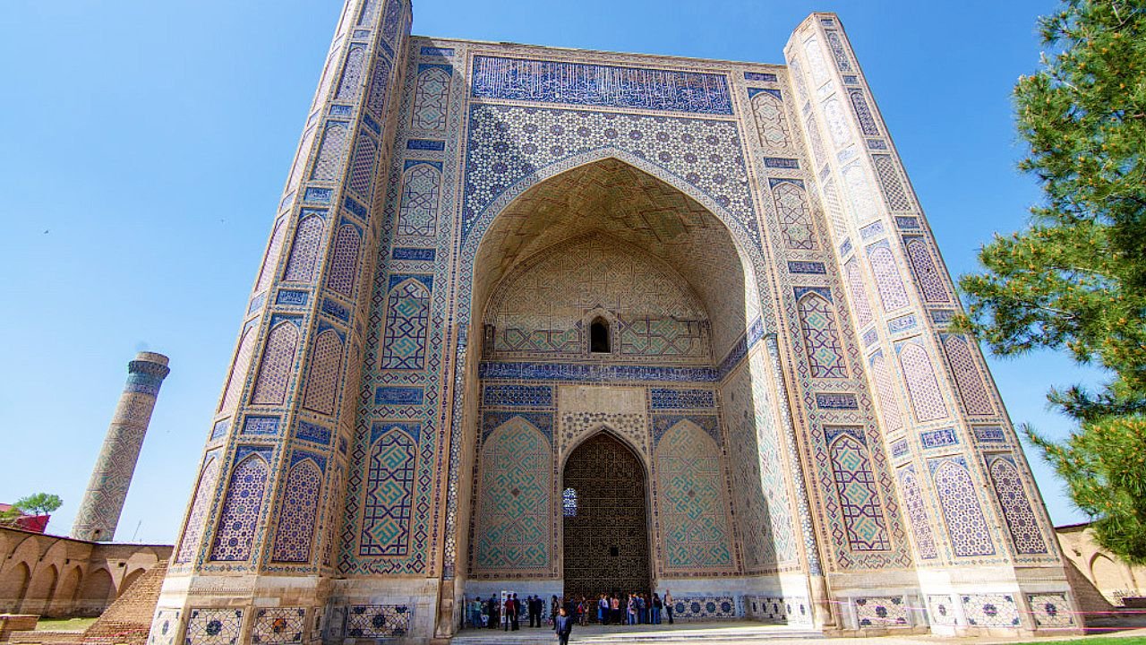 Какое время в самарканде. Мечеть Биби-ханым Узбекистан. Медресе Бибиханум в Самарканде. Би би Ханум Самарканд. Самарканд мечеть Биб Ханум.