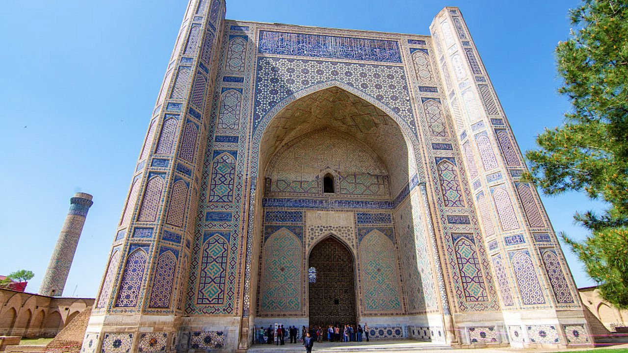 Samarqand malumot. Би би ханым Самарканд. Мечеть Бибиханум Самарканд. Мечеть Биби Ханум Самарканд, Узбекистан. Мечеть би би Ханум в Самарканде.