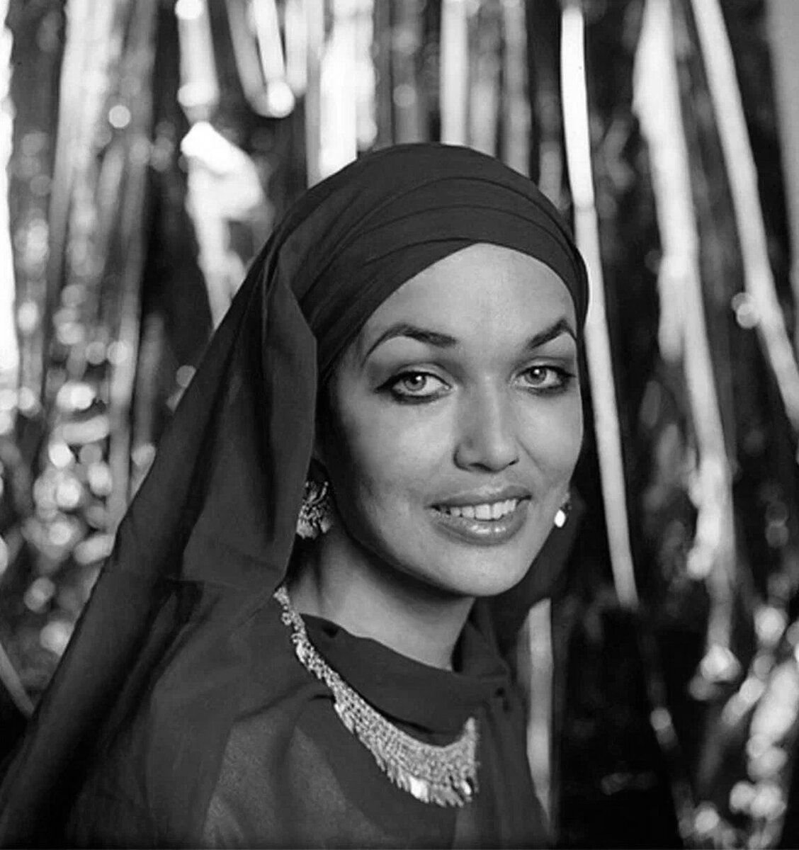 Матлюба алимова. Алимова матлюба - 12. Цыган 1979 матлюба алимова — настя. 08. Матлюба алимова.