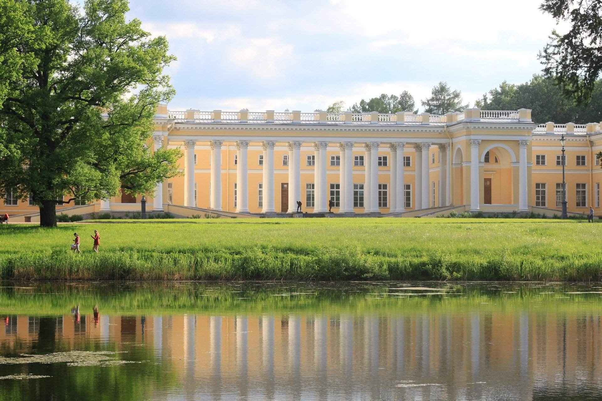 Село санкт петербург. Александровский дворец в Царском селе. Александровский парк Санкт-Петербург дворец. Город Пушкин Александровский дворец. Александровский дворец царского села.