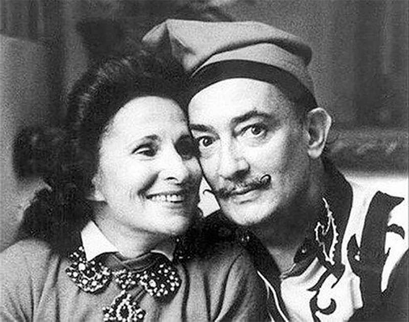 Гала жена сальвадора