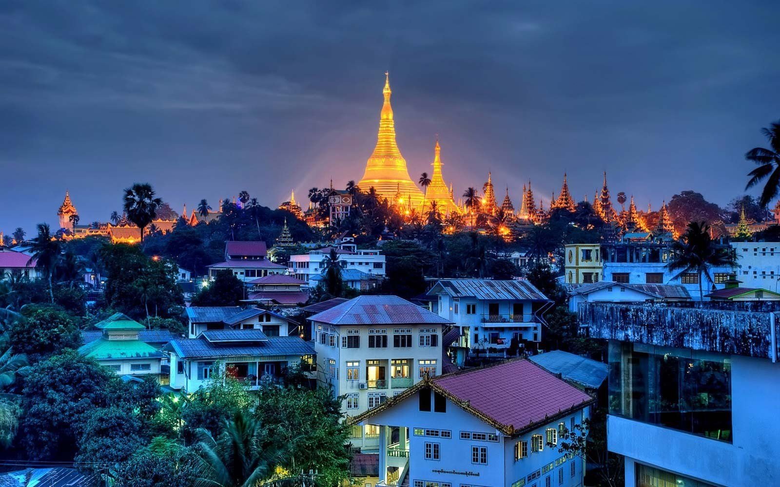 Страна с городом марибором. Город Янгон Мьянма. Мьянма Нейпьидо. Рангун столица Мьянмы. Памятники в городе Нейпьидо Мьянма.