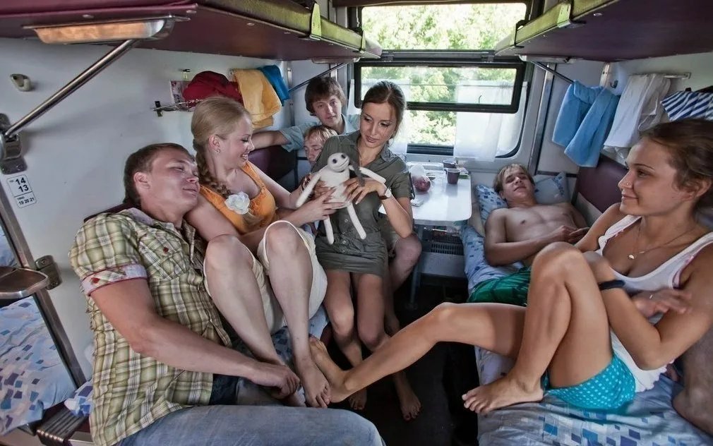 Жена изменила в поезде. 901 Киломeтр (2011). Женское купе. Девушки в плацкарте.