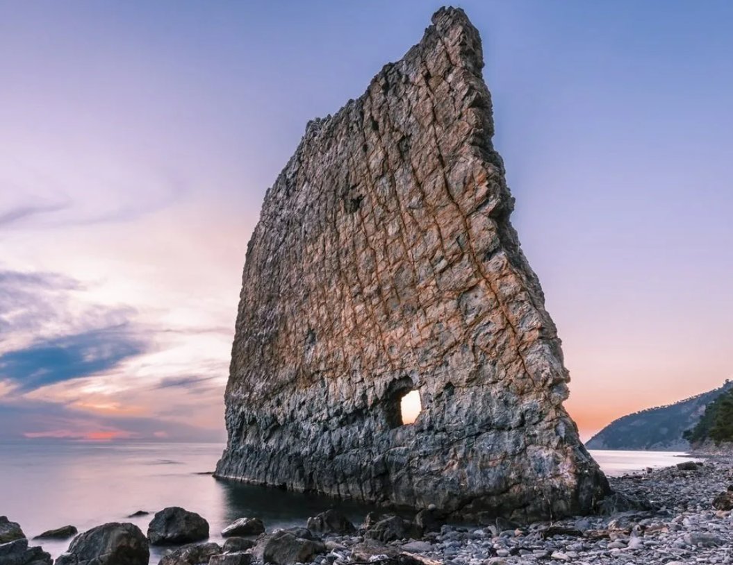 Скала парус в геленджике фото