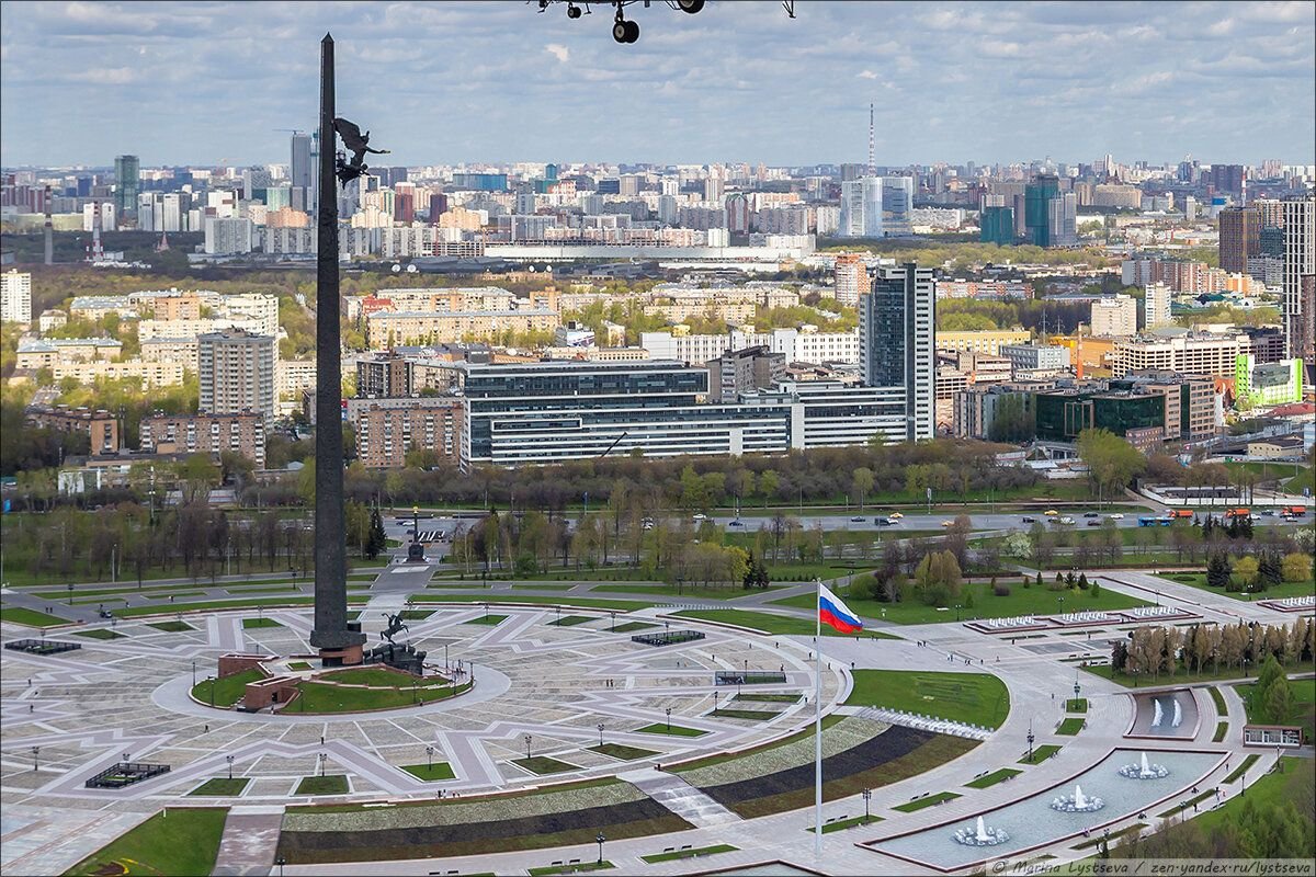 Где в москве поклонная гора станция метро. Поклонная гора в Москве 2023. Поклонная гора, 1368 годом.. Поклонная гора в Москве метро. Поклонная гора территория.