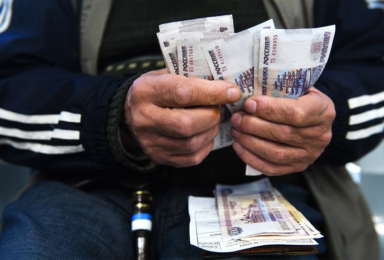 Безработица пособие. Прожиточный минимум по безработице. Размер пособий по безработице в россии. Прожиточный минимум по безработице. Деньги безработным.