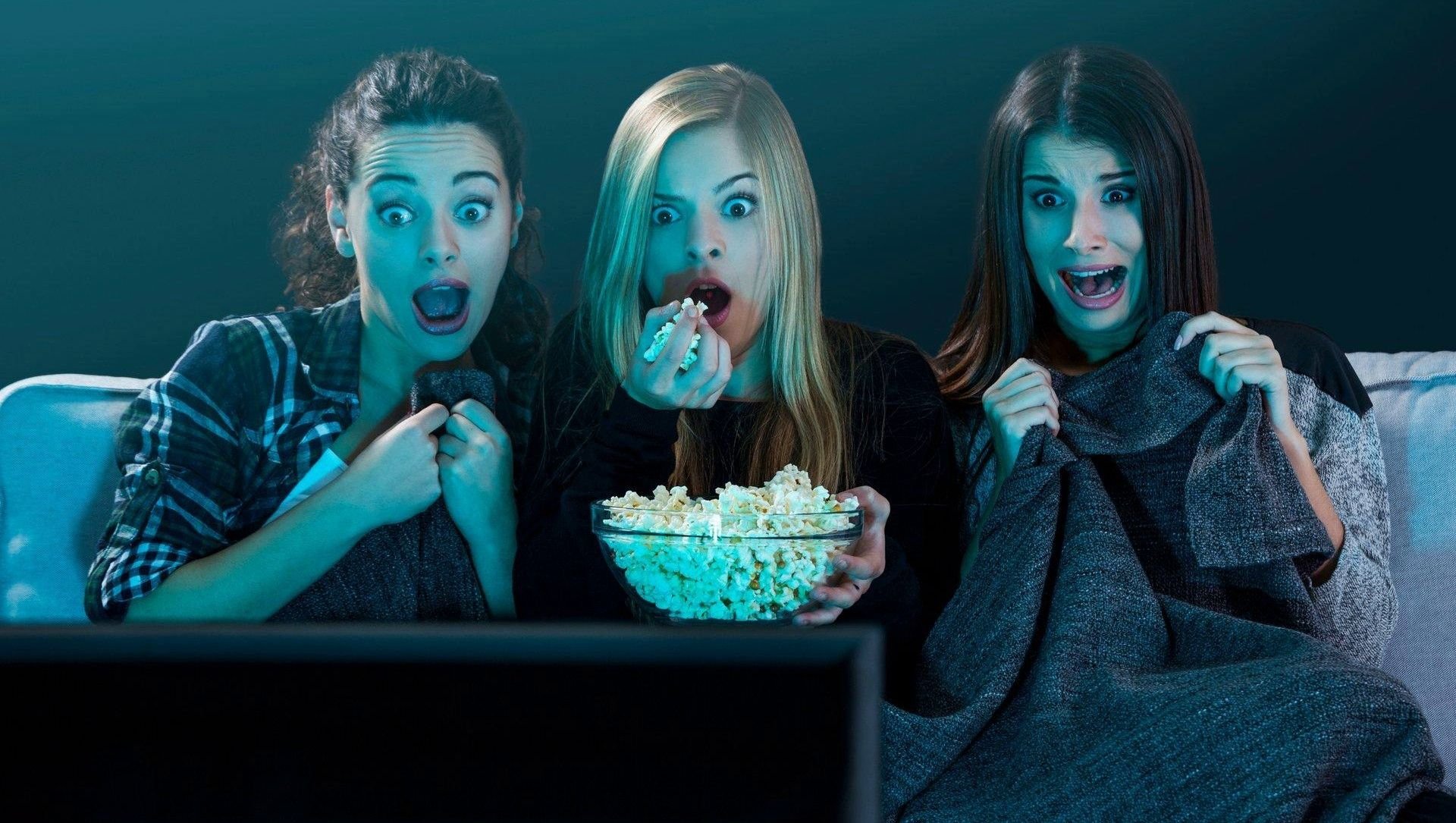 Не дыши фильм 2016 рокки. Астрал: глава 2 (2013). Эмбер стивенс джезабель. Какой нибудь ужастик посмотрим. Ужастик дом призраков 2017 фильм.