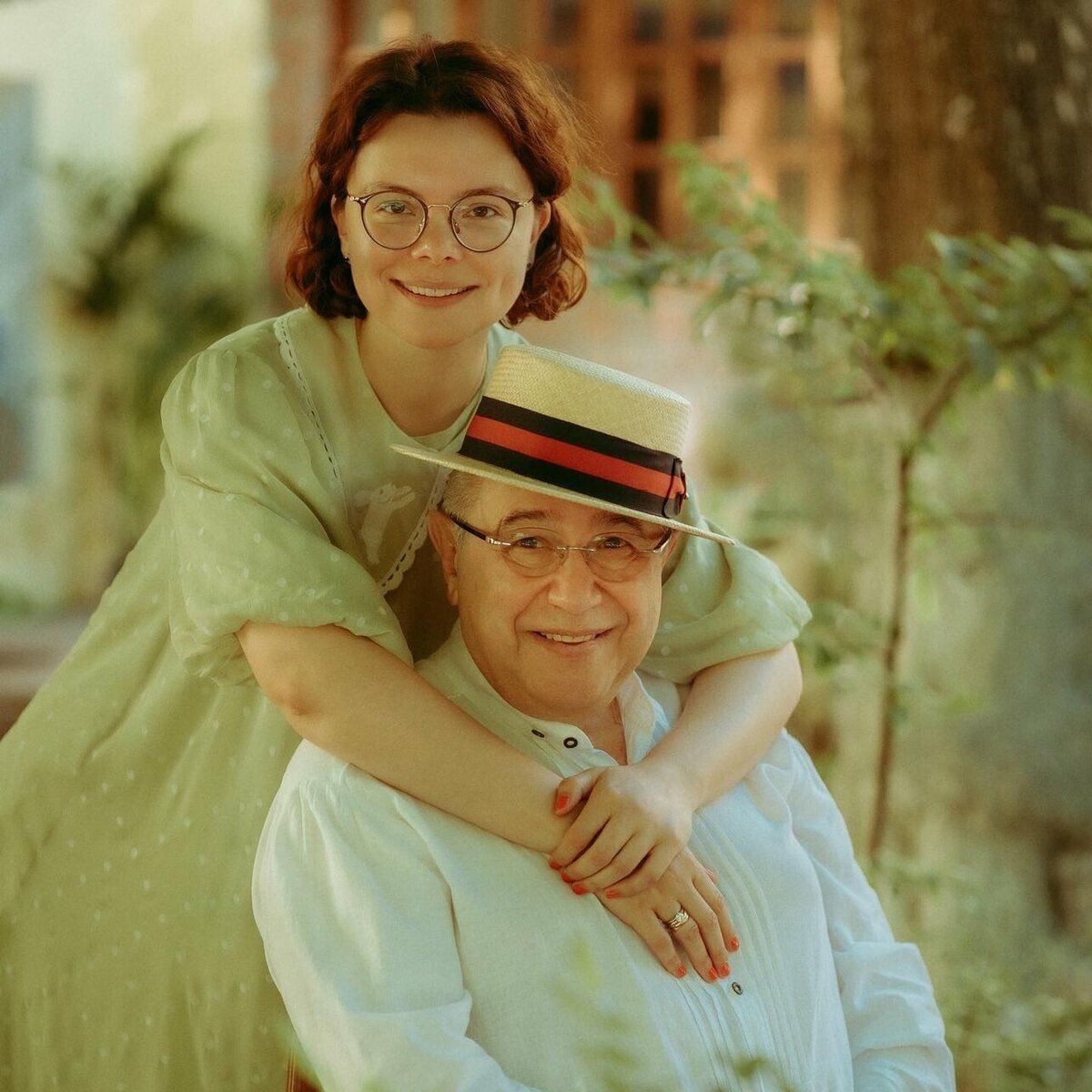 совместные дети петросяна. петросян евгений и брухунова. анна козловская жена петросяна. возраст петросяна евгения вагановича. совместные дети петросяна.