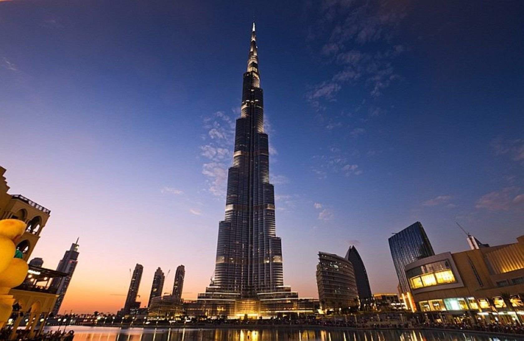 Ел халиф. Башня Бурдж Халифа в Дубае. Дубай здание Бурдж Халифа. Борхалифа самое высокое здание. Дубай башня Бурдж Халифа высота.