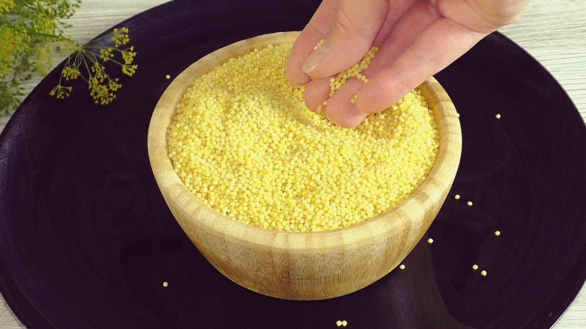 жидкая пшенная каша с салом. жареное пшено в казахстане. пшено пшенная каша. крупа пшенная рассыпчатая. сварить пшено на гарнир рассыпчатым воде.