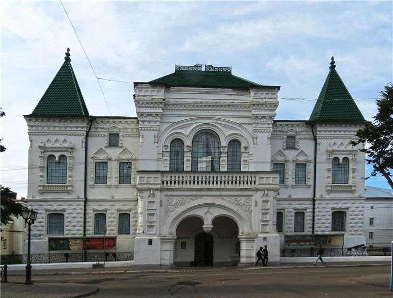 Кострома музеи. Проспект мира 7 Романовский музей. Романовский Суздаль. Музеи Костромы площадь мира. Красивые здания Костромы.