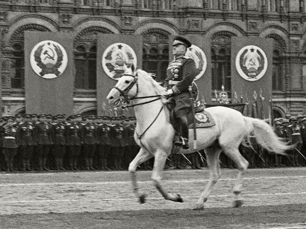 9 мая жуков. Жуков и Рокоссовский на параде Победы 1945. Первый парад Победы 24 июня 1945 года.
