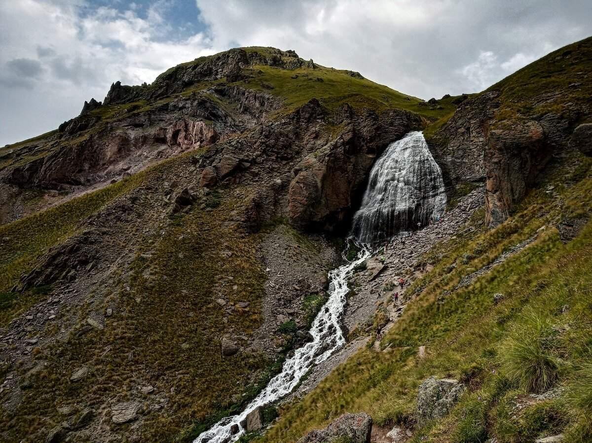 Водопад девичьи косы Терскол