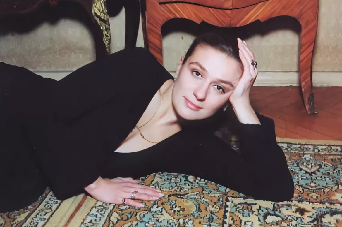 Анастасия мельникова актриса в молодости в купальнике
