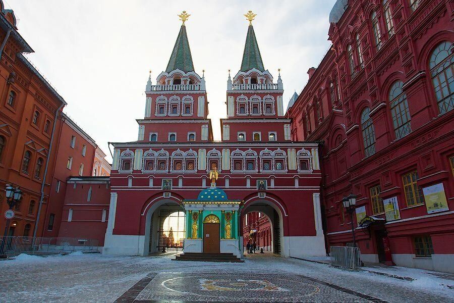 Воскресенские ворота в москве