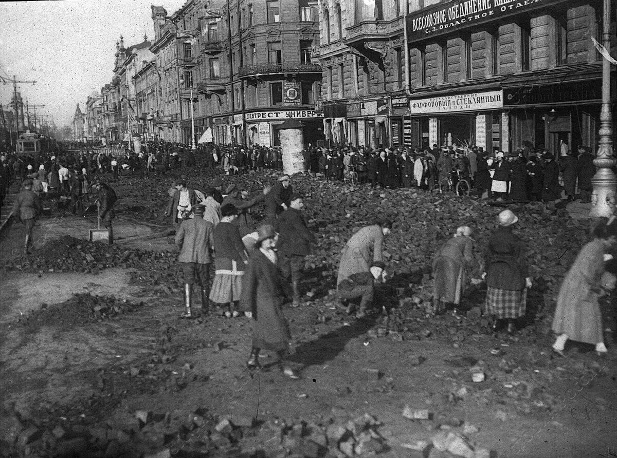 Восстановление спб. Наводнение в Санкт-Петербурге 1924. Наводнение в Петербурге 1924. Невский проспект наводнение 1924 года. Наводнение в Ленинграде 1924.